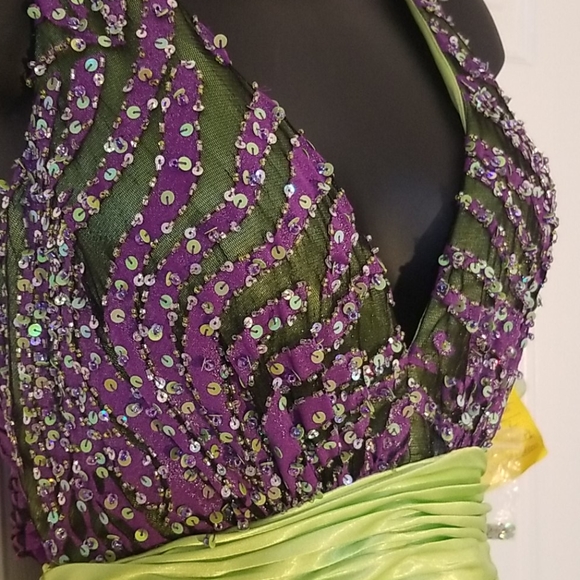 NWT Purple Animal Open Backed Prom Dress - size 8 - Picture 3 of 5